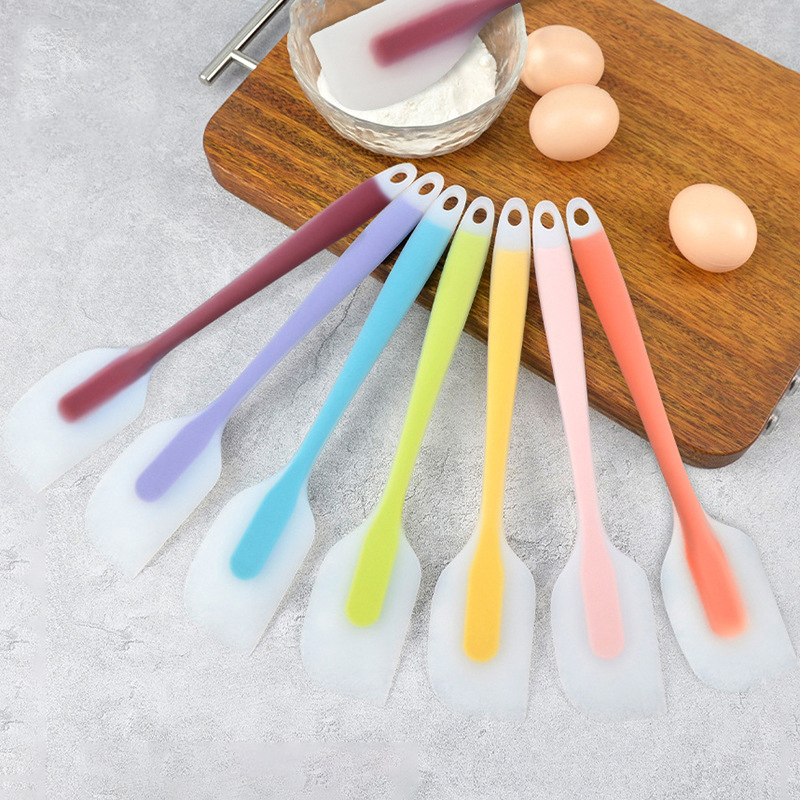 Kitchen Gadgets You Must Have - ไม้พายซิลิโคนแบบยืดหยุ่น 2 ขนาด ทนความร้อน ไม่ติดกระทะ โปร่งแสง